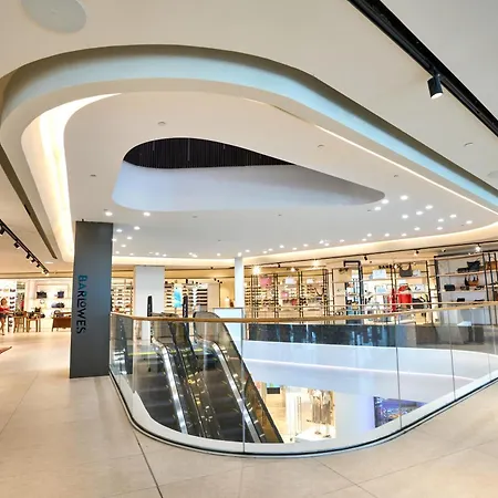 Apartament Sleek One-bedroom With A Panoramic View *