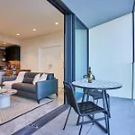 Daire Sleek One-bedroom With A Panoramic View Saint Julian's