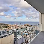 Sleek One-bedroom With A Panoramic View