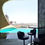 Sleek One-bedroom With A Panoramic View Apartment