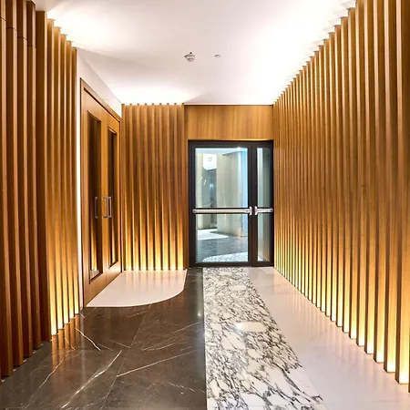 Sleek One-bedroom With A Panoramic View *