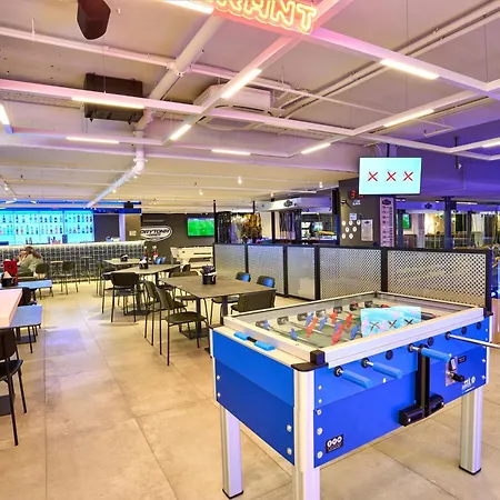 Sleek One-bedroom With A Panoramic View