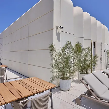 Sleek One-bedroom With A Panoramic View San Ġiljan