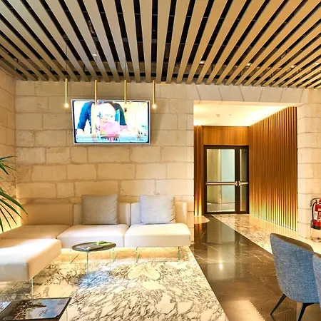 Sleek One-bedroom With A Panoramic View