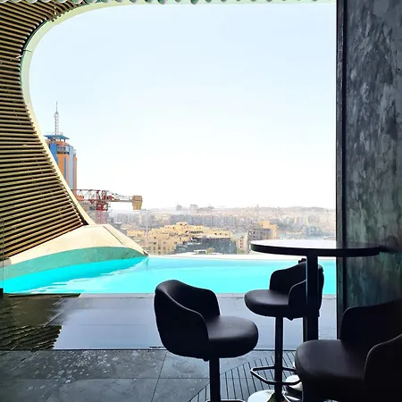 Sleek One-bedroom With A Panoramic View Apartman