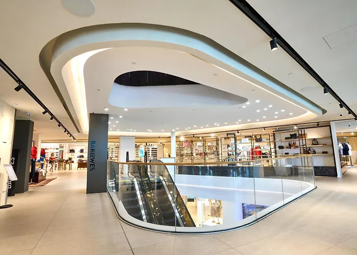 Appartement Sleek One-bedroom With A Panoramic View *