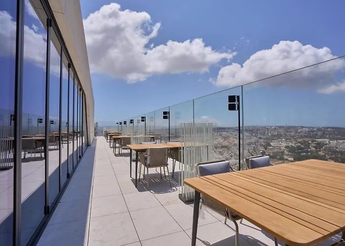 Appartement Sleek One-bedroom With A Panoramic View San Ġiljan