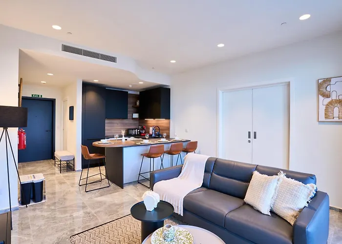 Sleek One-bedroom With A Panoramic View