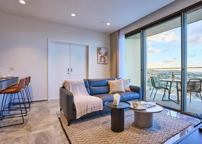 Sleek One-bedroom With A Panoramic View Appartement San Ġiljan