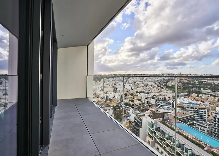 Sleek One-bedroom With A Panoramic View