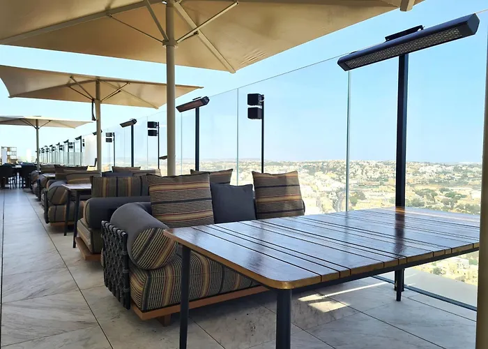 Appartement Sleek One-bedroom With A Panoramic View San Ġiljan