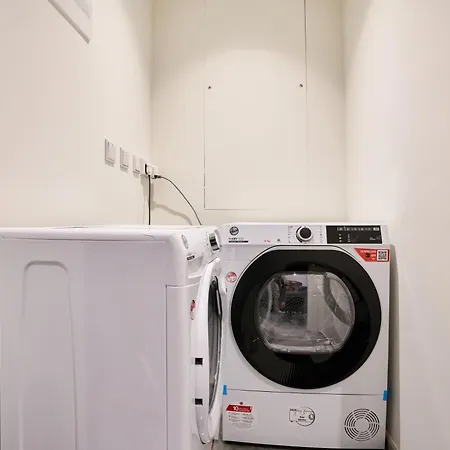 Sleek One-bedroom With A Panoramic View *